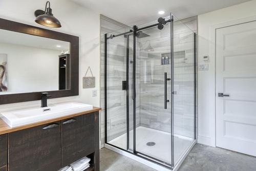 Bathroom - 125 Allée Des Weskarinis, Mont-Tremblant, QC - Indoor Photo Showing Bathroom