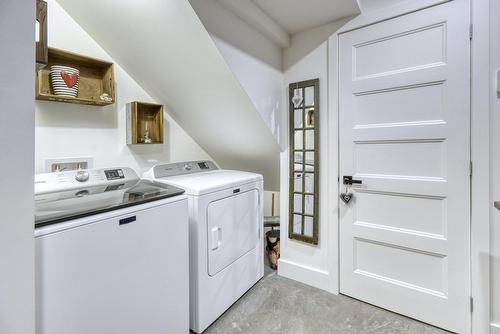Laundry room - 125 Allée Des Weskarinis, Mont-Tremblant, QC - Indoor Photo Showing Laundry Room