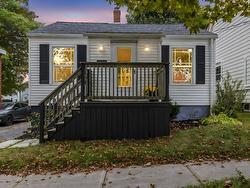 6433 Almon Street  Halifax, NS B3L 1V6