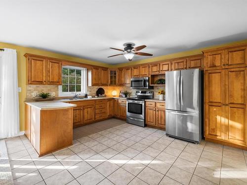 2 Commonwealth Avenue, Charlottetown, PE 