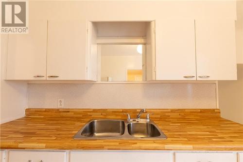329 Marion Street, Sudbury, ON - Indoor Photo Showing Kitchen With Double Sink