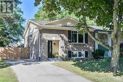 158 WENDOVER DRIVE  Hamilton, ON L9C 5X5