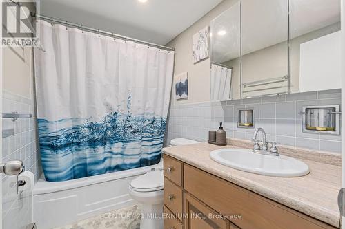 203 - 11 Woodman Drive, Hamilton, ON - Indoor Photo Showing Bathroom