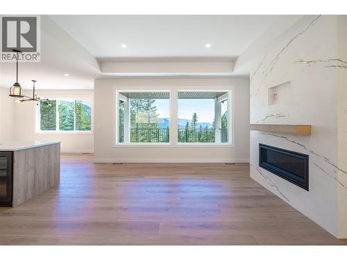 7863 Boulter Road, Vernon, BC - Indoor With Fireplace