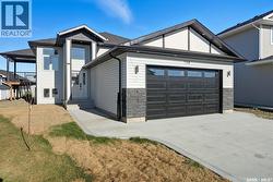 738 Bentley MANOR  Saskatoon, SK S7L 6P2