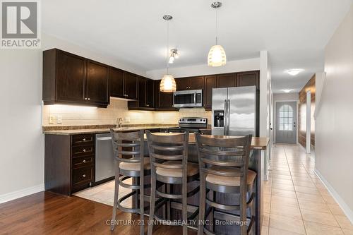 63 Fallingbrook Crescent, Kawartha Lakes (Lindsay), ON - Indoor Photo Showing Kitchen With Upgraded Kitchen
