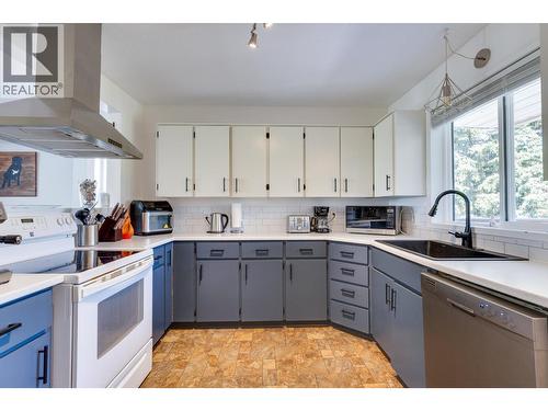 4622 Giscome Road, Prince George, BC - Indoor Photo Showing Kitchen