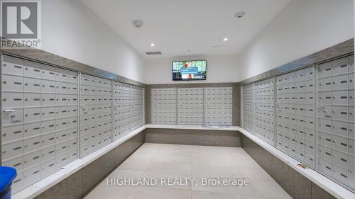 2410 - 510 Curran Place, Mississauga, ON - Indoor Photo Showing Other Room