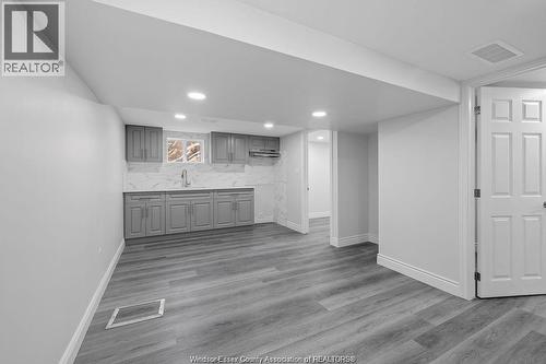 348 Caroline, Windsor, ON - Indoor