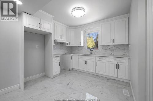 348 Caroline, Windsor, ON - Indoor Photo Showing Kitchen