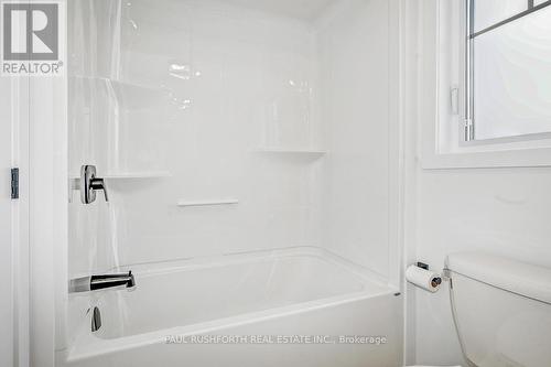 4 Piece Bathroom - 221 Peacock Drive, Russell, ON - Indoor Photo Showing Bathroom