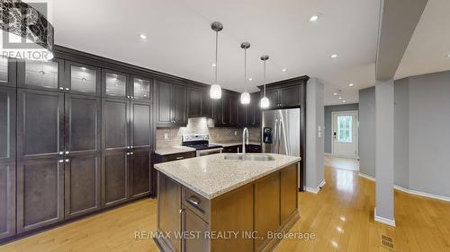 Renovated Kitchen - 7147 Harding Crescent, Mississauga, ON - Indoor Photo Showing Kitchen With Upgraded Kitchen