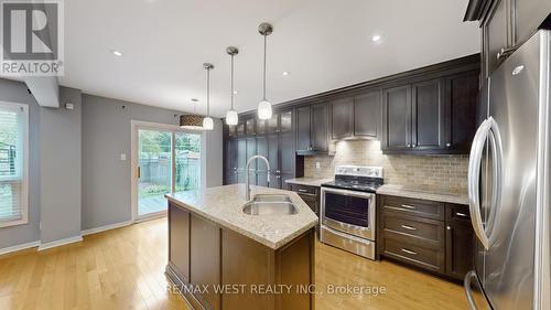 Hardwood Floors - 7147 Harding Crescent, Mississauga, ON - Indoor Photo Showing Kitchen With Stainless Steel Kitchen With Upgraded Kitchen