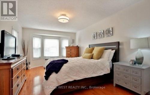 7147 Harding Crescent, Mississauga, ON - Indoor Photo Showing Bedroom
