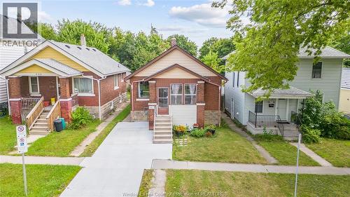 686 Mckay Avenue, Windsor, ON - Outdoor With Facade