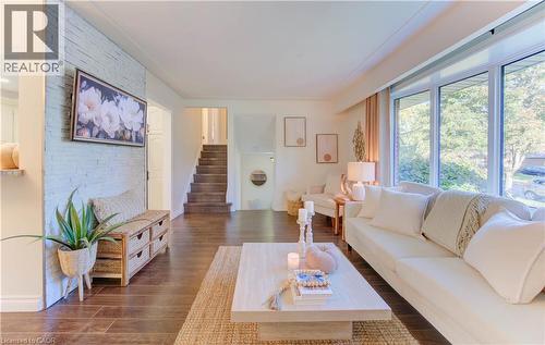 36 Blackfriars Place, Kitchener, ON - Indoor Photo Showing Living Room