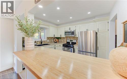 36 Blackfriars Place, Kitchener, ON - Indoor Photo Showing Kitchen