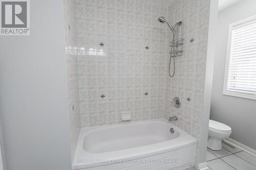 5562 Broadpath Gate, Mississauga, ON - Indoor Photo Showing Bathroom