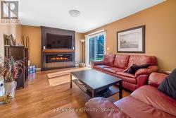 Family room w electric fireplace - 