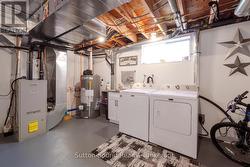 Lower level laundry w laundry chute - 