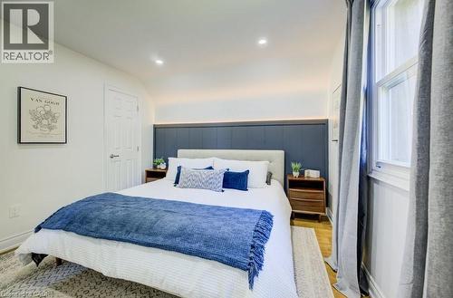 160 Homewood Avenue, Kitchener, ON - Indoor Photo Showing Bedroom