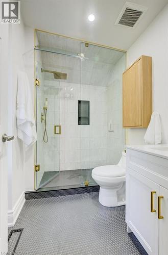 160 Homewood Avenue, Kitchener, ON - Indoor Photo Showing Bathroom