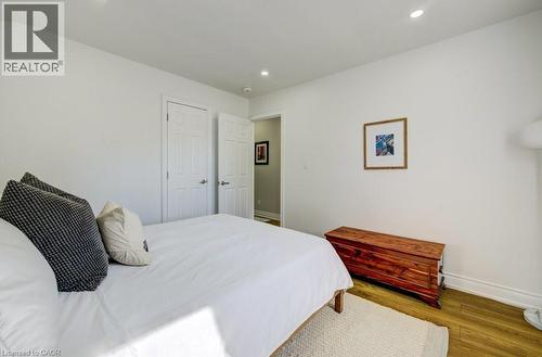 160 Homewood Avenue, Kitchener, ON - Indoor Photo Showing Bedroom