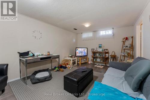 387 Lee Avenue, Waterloo, ON - Indoor