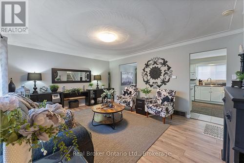 387 Lee Avenue, Waterloo, ON - Indoor Photo Showing Living Room