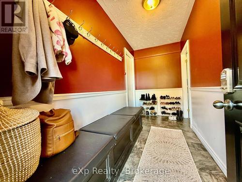 217 Thomas Street, Brockton, ON - Indoor Photo Showing Other Room