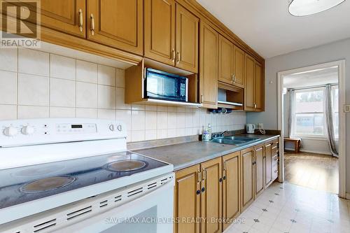 43 Normanhurst Avenue, Hamilton, ON - Indoor Photo Showing Kitchen With Double Sink