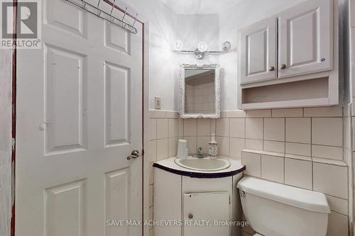 43 Normanhurst Avenue, Hamilton, ON - Indoor Photo Showing Bathroom