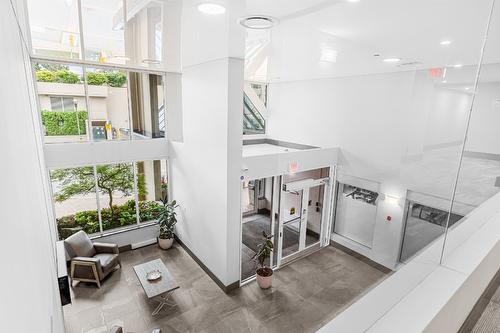 501-1152 Sunset Drive, Kelowna, BC - Indoor