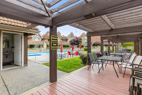 501-1152 Sunset Drive, Kelowna, BC - Outdoor With Deck Patio Veranda With Exterior