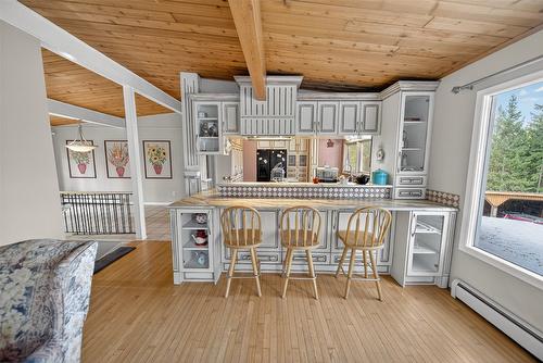 4620 38Th Avenue, Cranbrook, BC - Indoor Photo Showing Dining Room