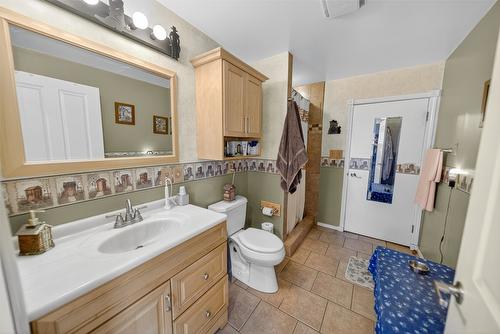 4620 38Th Avenue, Cranbrook, BC - Indoor Photo Showing Bathroom