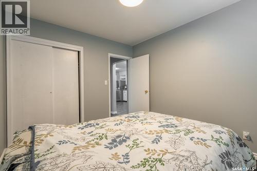 1321 Victoria Avenue, Regina, SK - Indoor Photo Showing Bedroom
