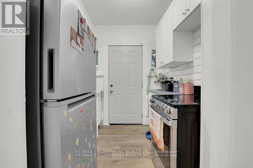 43 Centre Street, St. Catharines, ON - Indoor Photo Showing Kitchen