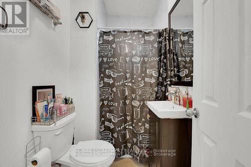 43 Centre Street, St. Catharines, ON - Indoor Photo Showing Bathroom