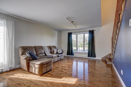 Living room - 1055 Rue De La Forge, Saint-Hyacinthe, QC - Indoor Photo Showing Living Room