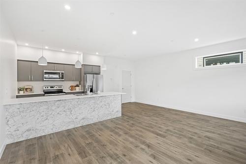 116-8960 Dallas Drive, Kamloops, BC - Indoor Photo Showing Kitchen With Stainless Steel Kitchen