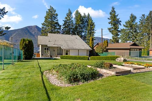 12531 Lewis Bay Road, Boswell, BC - Outdoor