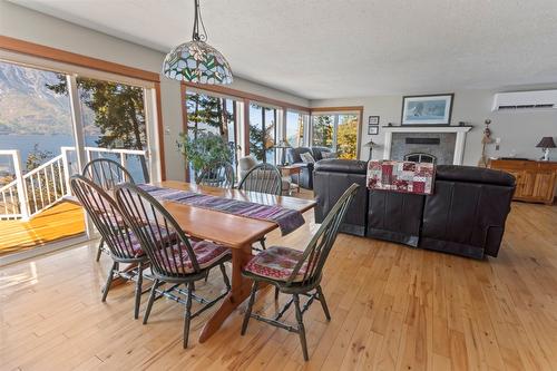 12531 Lewis Bay Road, Boswell, BC - Indoor Photo Showing Dining Room