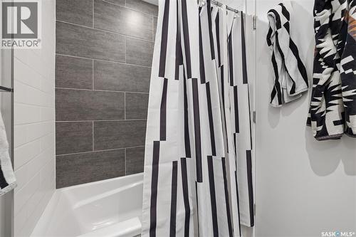 323 404 C Avenue, Saskatoon, SK - Indoor Photo Showing Bathroom
