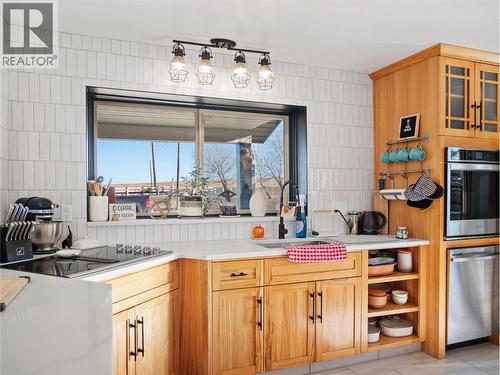 6879 217 Road, Dawson Creek, BC - Indoor Photo Showing Kitchen