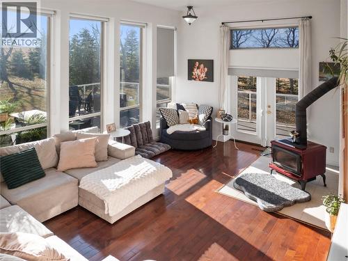 6879 217 Road, Dawson Creek, BC - Indoor Photo Showing Living Room
