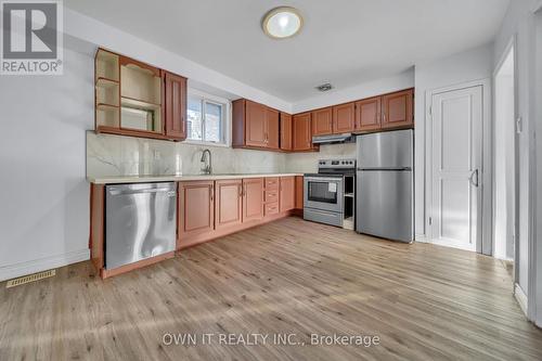 68 Campbell Drive, Brampton, ON - Indoor Photo Showing Kitchen