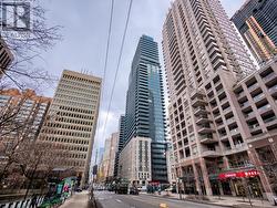 618 - 955 BAY STREET  Toronto, ON M5S 2A2