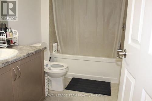 135 Walleye Private, Ottawa, ON - Indoor Photo Showing Bathroom