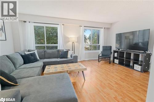 2 Moregate Crescent, Brampton, ON - Indoor Photo Showing Living Room